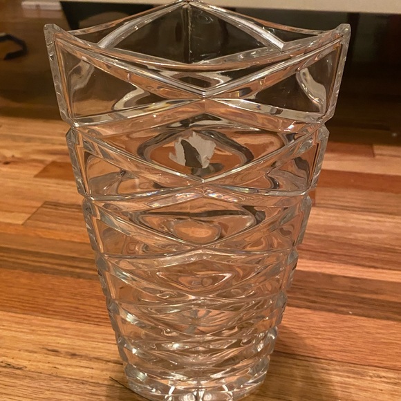 Hand Cut Polonia Lead Crystal 24% PbO Triangle Shape Vase